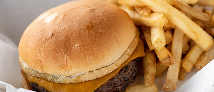 Kids Cheeseburger & Chips 