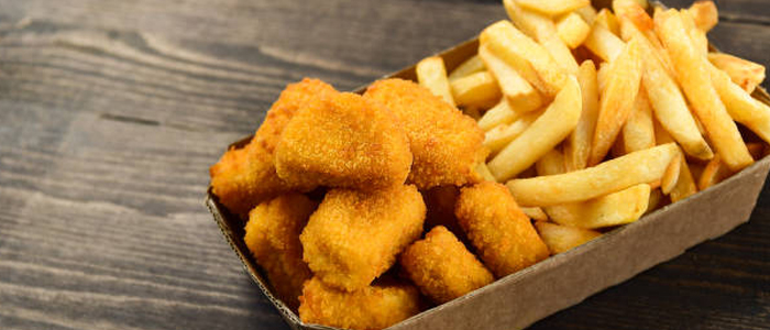 Kids 4 Pcs Chicken Nuggets & Chips 